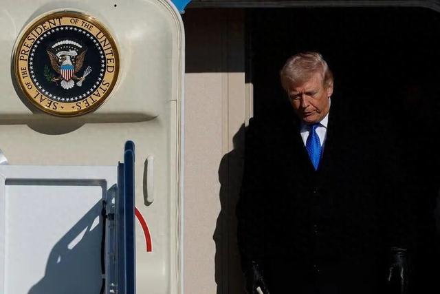  时限已过，美方宣称对话顺利；伊方断然否认谈判存在。 新闻