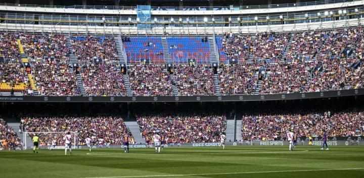  打击票务违规行为；巴萨推出季票新规与实名售票体系；球迷观赛秩序有望明显改善。 体育新闻 打击票务违规行为；巴萨推出季票新规与实名售票体系；球迷观赛秩序有望明显改善。 体育新闻