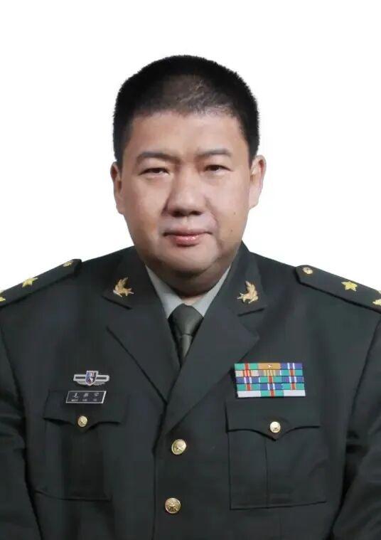 从人大历史系到军事科学院:毛新宇将军的学术与军旅之路 新闻