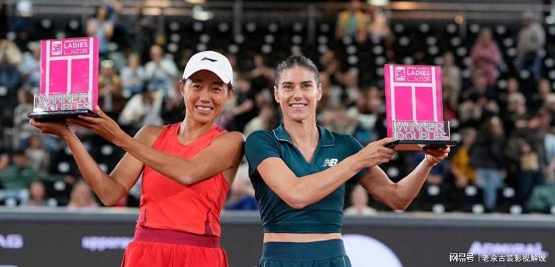 张帅赛季三冠背后的技术密码:37岁金花的双打适配智慧 体育新闻