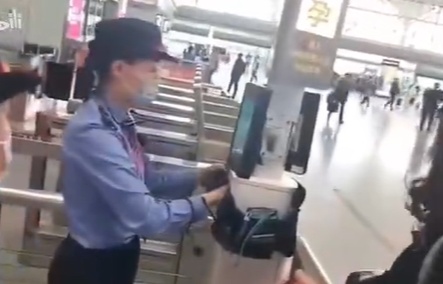  深度解析：免签≠免查，入境安检的制度逻辑与技术真相 新闻