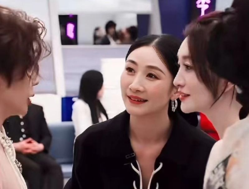  那个敢在直播间"开炮"的王濛，戳中了多少人的内心。 娱乐新闻