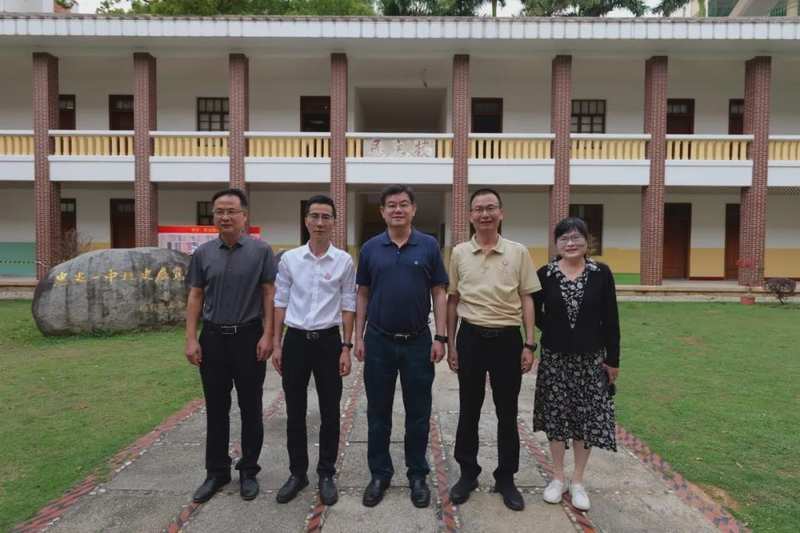  从惠安一中课堂到东方医院导管室：何奔教授四十载医学长征的三个关键抉择 文化旅游