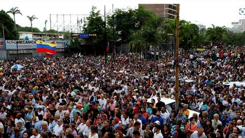  【深度复盘】委内瑞拉工资冻涨四年：经济政策失灵的典型样本分析 新闻