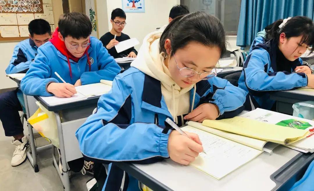  [深度解析]高考分数的「隐性溢价」：为什么最终成绩往往高于平时？ 教育招生