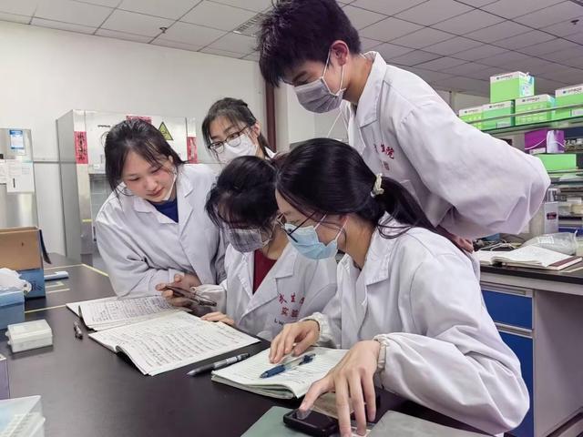 那个“不内卷”的女孩上岸厦大:你的焦虑,可能是努力方向错了 情感心理